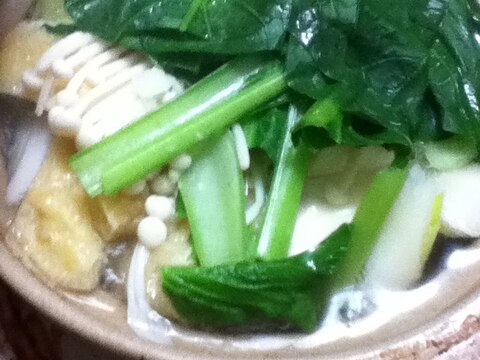小松菜と油揚げの白だし湯豆腐
